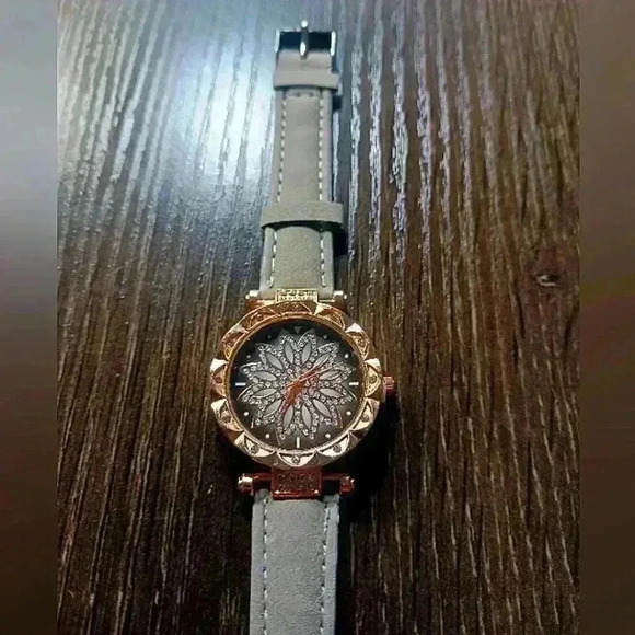 Rhinestone watch h and bracelet set - Picture 3 of 7